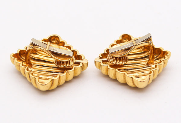 DAVID WEBB 1977 Squared Modernist Clips Earrings In Solid 18Kt Yellow Gold