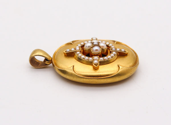 VICTORIAN 1880 Oval Locket Pendant In Satin 18Kt Yellow Gold With Pearls