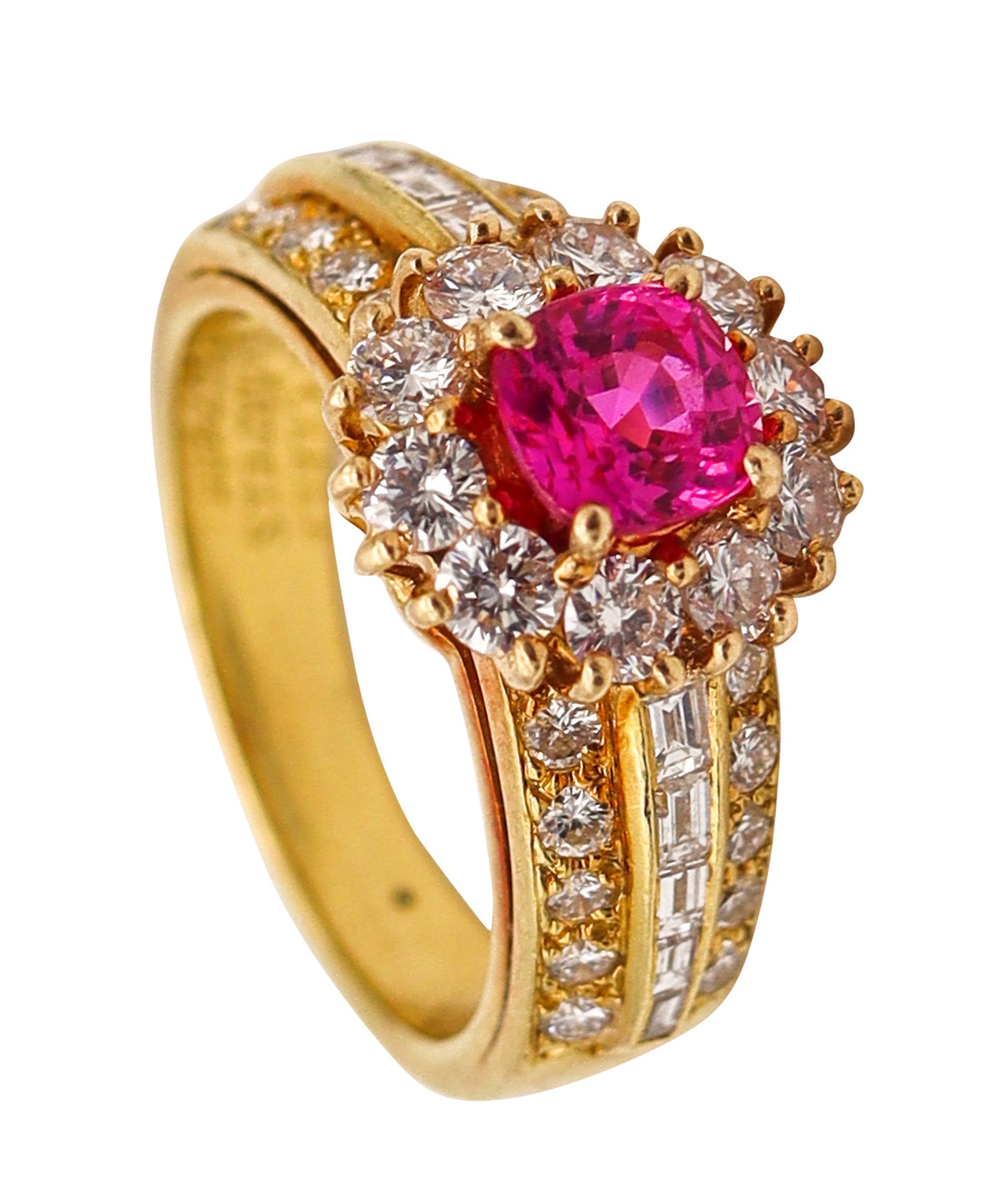 VAN CLEEF & ARPELS Cocktail Ring 18Kt Gold With 2.52 Ctw Diamonds & Pink Sapphire