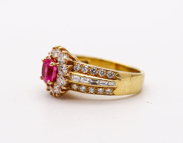 VAN CLEEF & ARPELS Cocktail Ring 18Kt Gold With 2.52 Ctw Diamonds & Pink Sapphire