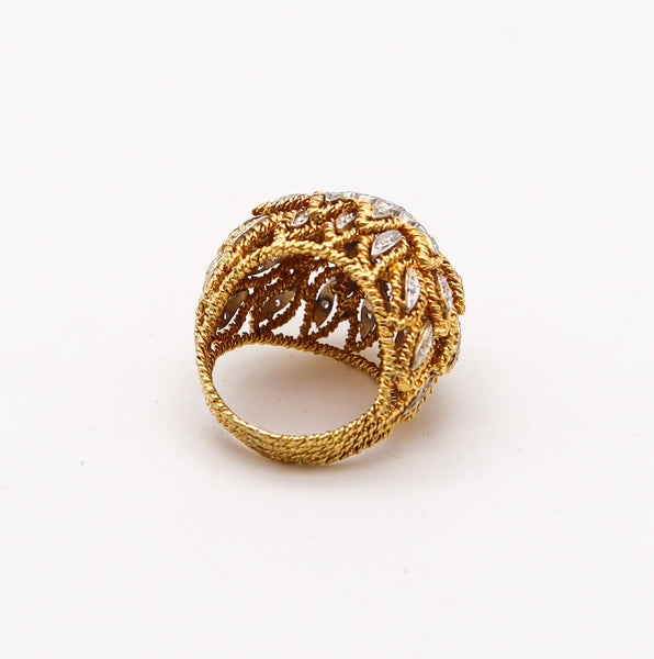 ITALIAN 1960 Mid Century Bombe Cocktail Ring In 18Kt Gold With 70 White Diamonds