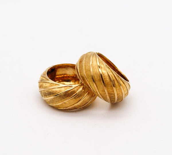 -Carlo Weingrill 1960 Verona Hoops Clips Earrings In Textured Solid 18Kt Yellow Gold