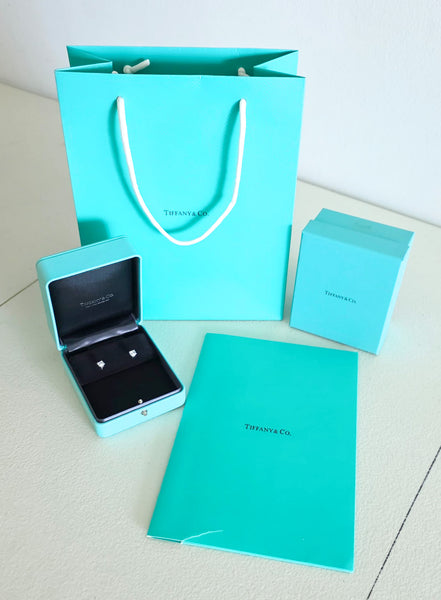 TIFFANY & CO. Gia Certified 2.01 Cwt D VVS-1 Diamonds Studs Earrings In Platinum