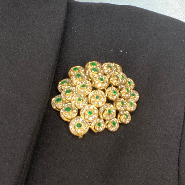 Convertible Pendant Brooch In 18Kt Gold  With 10.48 Cts In Diamonds And Colombian Emeralds