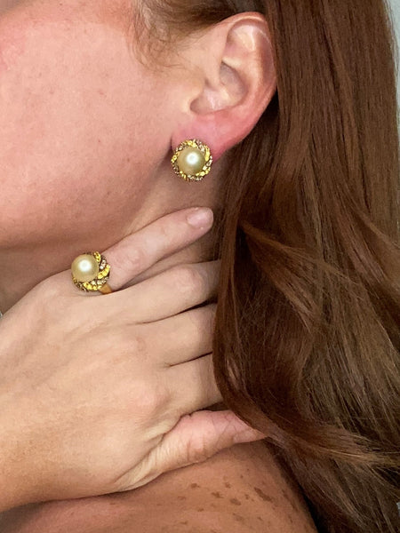 Italian Modern Earring Ring Suite In 18Kt Gold With 12 mm Akoya Pearls And 4.20 Cts In Diamonds And Sapphires