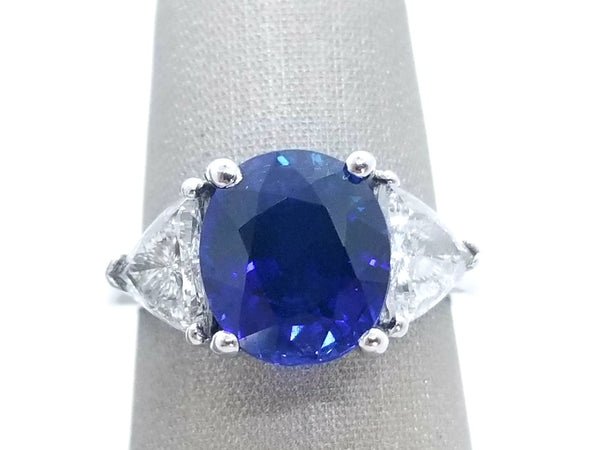 PLATINUM CLASSICAL SAPPHIRE & TRILLION DIAMOND RING