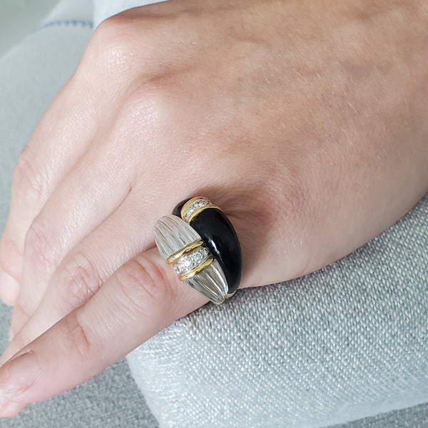 Boucheron Paris 1972 Cocktail Ring in 18 Kt Gold With VS Diamonds Rock Quartz & Onyx