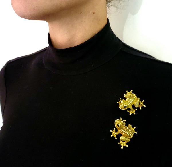 Chanel Paris 1970 Rare Vintage Suite Of Frogs Brooches In 18Kt Yellow Gold With Black Onyx