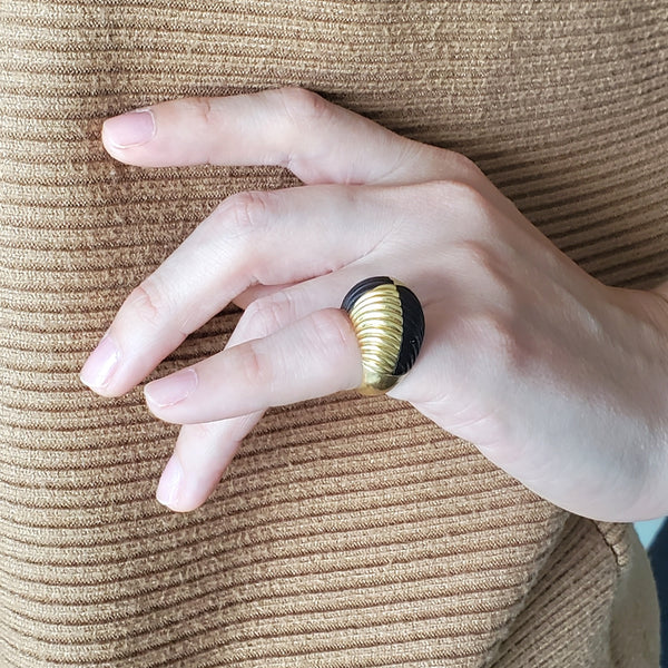 Van Cleef And Arpels 1970 Paris Bombe Wood Cocktail Ring In 18Kt Yellow Gold