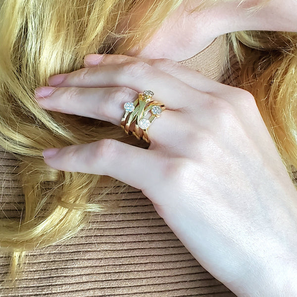 Italian Contemporary Wired Ring In Solid 18Kt Gold With VS Diamonds