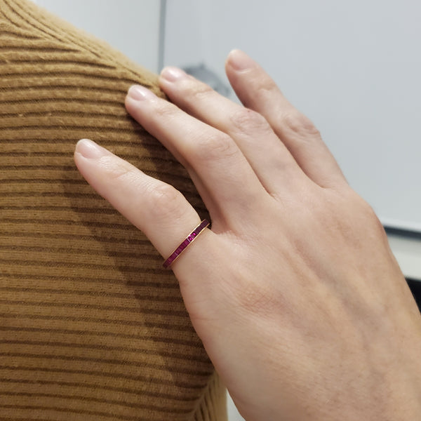 -Eternity Ring Band In 18Kt Yellow Gold With 1.80 Ctw In Red Rubies