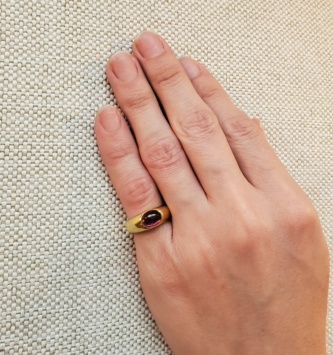 Tiffany & Co Ring Band in 18 kt Yellow Gold With Oval 2.06