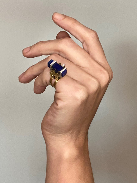 Jack Gutschneider 1960 Geometric Ring In 14Kt Gold With VS Diamonds And Lapis Lazuli