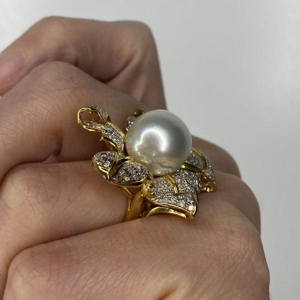 Contemporary South Sea Pearl Cocktail Ring In 18Kt Yellow Gold With 1.77 Ctw In Diamonds