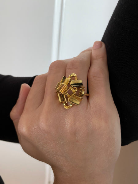 Brutalist 1970's Sculptural Geometric Cocktail Ring In Solid 18Kt Yellow Gold