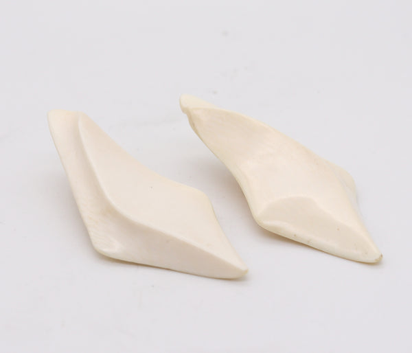 -Modernist 1970 Italian Sculptural Carved Drop Earrings With 14KT Gold Posts