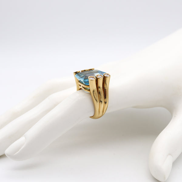 Verdura Milan Cocktail Ring In 18Kt Yellow Gold With 12.31 Cts In Aquamarine And Diamonds