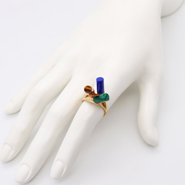 *French 1960 modernist sculptural ring in 18kt Yellow Gold with carved Hard Gemstones