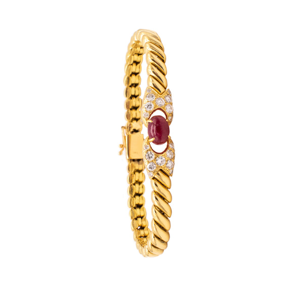 VAN CLEEF & ARPELS 1970 BRACELET IN 18 KT GOLD WITH 2.26 Ctw IN DIAMONDS AND RUBY
