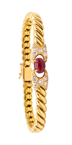 VAN CLEEF & ARPELS 1970 BRACELET IN 18 KT GOLD WITH 2.26 Ctw IN DIAMONDS AND RUBY