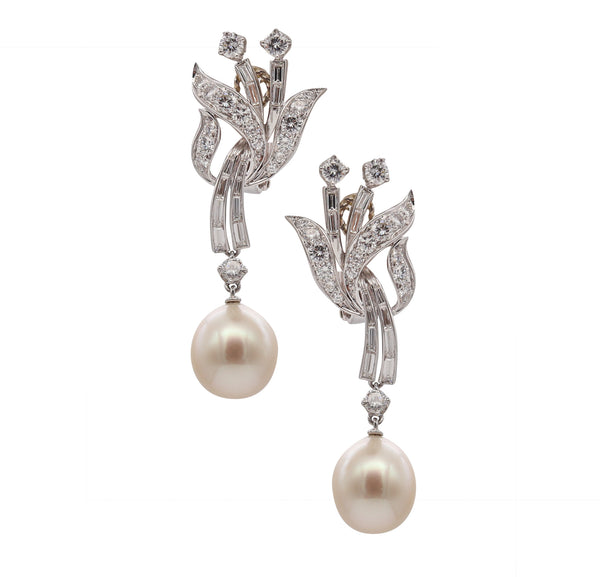 *Art Deco 1940 Drop Earrings in Platinum with 4.52 Cts in Diamonds and 11mm Pearls