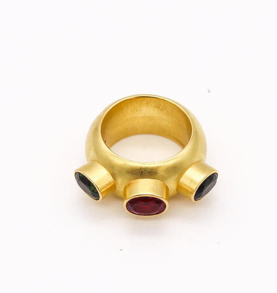 *Modern designer cocktail Ring in 18 kt Yellow Gold with 5.87 Cts in Tourmalines