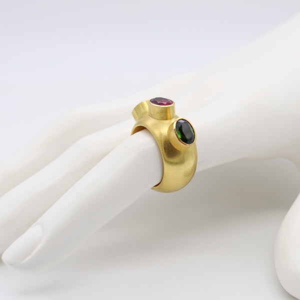 *Modern designer cocktail Ring in 18 kt Yellow Gold with 5.87 Cts in Tourmalines