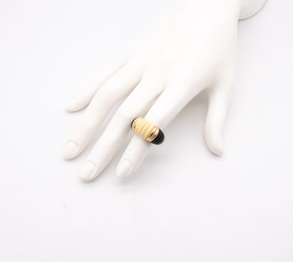 Van Cleef And Arpels 1970 Paris Scalloped Cocktail Ring In 18Kt Yellow Gold With Carvings