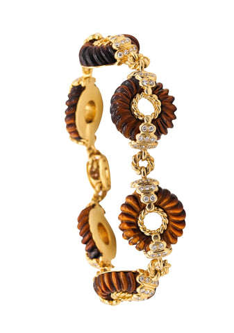 *Van Cleef & Arpels 1970 Paris Fluted Tiger Quartz Bracelet in 18 kt Gold with 2.62 Cts in Diamonds