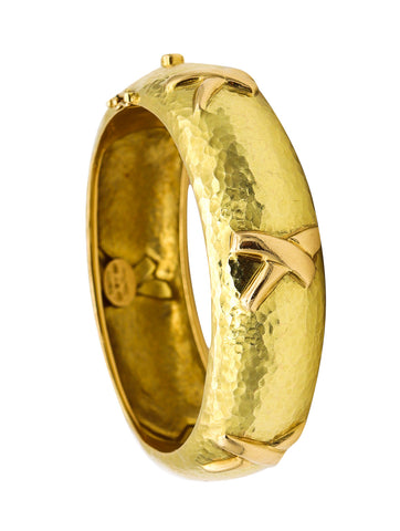 *Tiffany & Co. 1991 Paloma Picasso Graffiti Bangle in Hammered 18 kt Yellow Gold