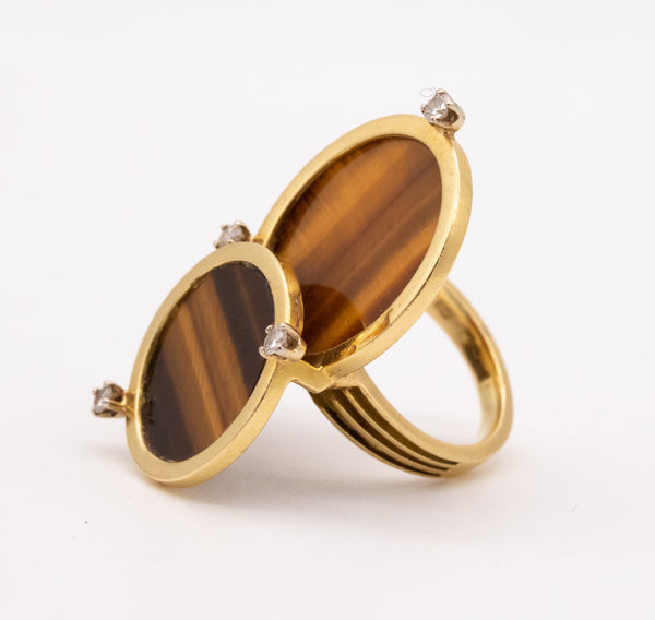 FRENCH 1970 MODERNIST GEOMETRIC RING IN 18 KT GOLD WITH DIAMONDS & TIGER EYE