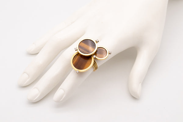 FRENCH 1970 MODERNIST GEOMETRIC RING IN 18 KT GOLD WITH DIAMONDS & TIGER EYE