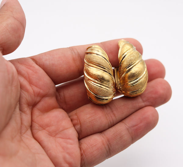 Gübelin 1960 Swiss Hoops Earrings In Textured 18Kt Yellow Gold