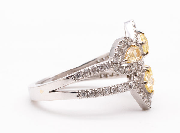 MODERN 18 KT WHITE GOLD RING WITH VIVID CANARY 1.23 Cts DIAMONDS