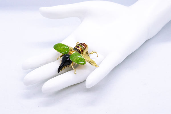 GUCCI 1960 RARE ICONIC BEE PENDANT & BROOCH IN 18 KT WITH ENAMEL