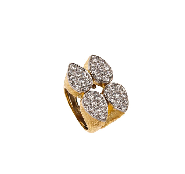 *David Webb 1970 New York Cocktail Ring in 18 kt Gold & Platinum with 4.03 Cts in VS Diamonds