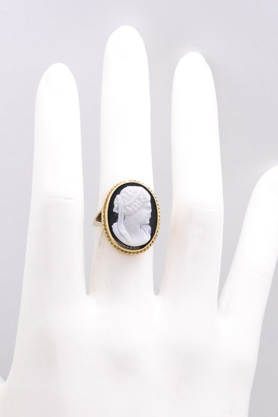 ANTIQUE JASPER AND ONYX CAMEO 14 KT RING