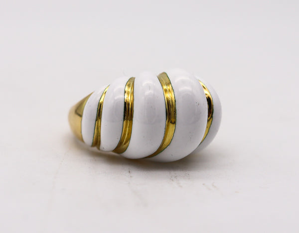 David Webb 1970 Vintage Fluted Cocktail Ring In 18Kt Yellow Gold With White Enamel