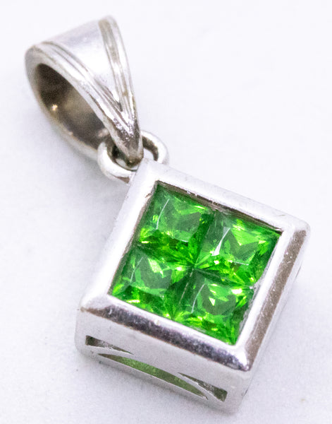 TSAVORITE GARNETS 18 KT WHITE GOLD SMALL PENDANT