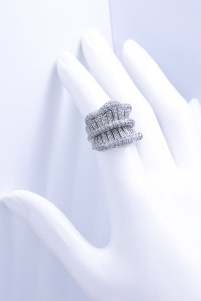CLASSICAL 14 KT WHITE GOLD RING WITH PAVEE OF DIAMONDS