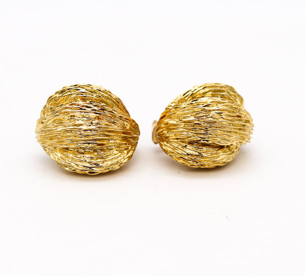 Van Cleef & Arpels 1970 Pair Of Clips Earrings In Textured 18Kt Yellow Gold