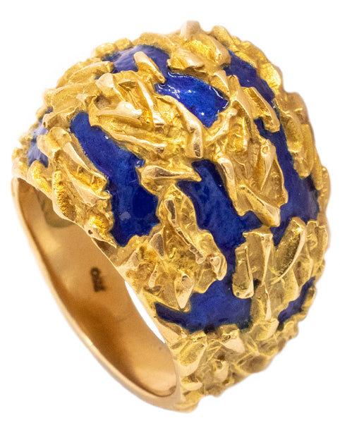 GUBELIN 1960 SWISS 18 KT TEXTURED YELLOW GOLD BOMBE RING WITH BLUE ENAMEL