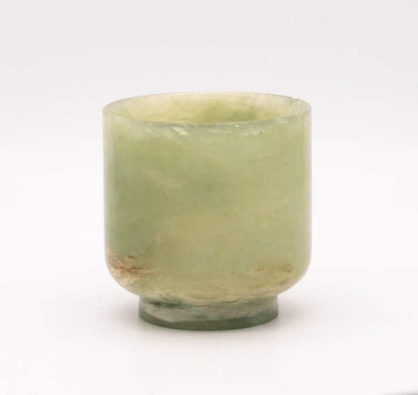 CHINA 1890-1920 ROUND TEA CUP CARVED IN APPLE GREE NEPHRITE JADE