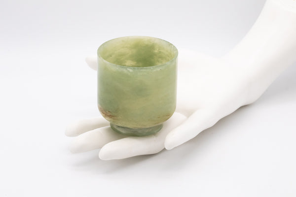 CHINA 1890-1920 ROUND TEA CUP CARVED IN APPLE GREE NEPHRITE JADE