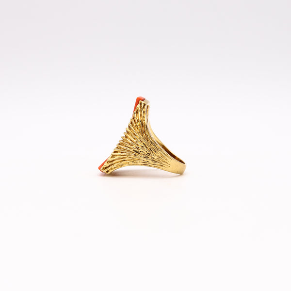 Kutchinsky London 1973 Geometric Cocktail Ring In Textured 18Kt With Coral Carvings