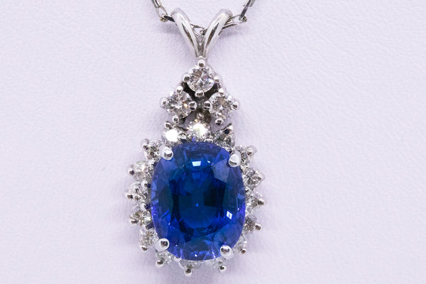BLUE SAPPHIRE & DIAMONDS SET OF EARRINGS AND PENDANT