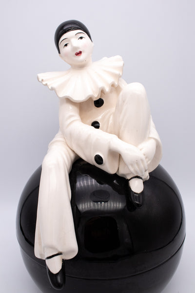FRANCE 1950 CERAMIC RECIPIENT BOX WITH A SEATED HARLEQUIN CLOWN