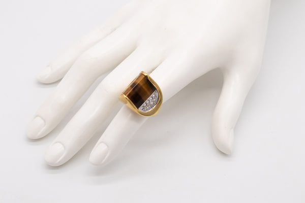 Robert Altman 1970 New York Geometric Ring In 18Kt Yellow Gold With 20.75 Cts In Diamonds & Tiger Eye