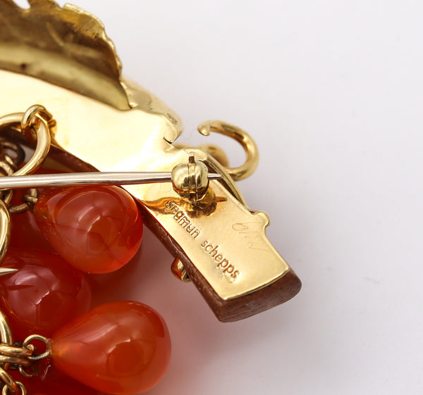 Seaman Schepps 1970 New York Grapes Brooch In 18Kt Gold With Wood & Carnelian