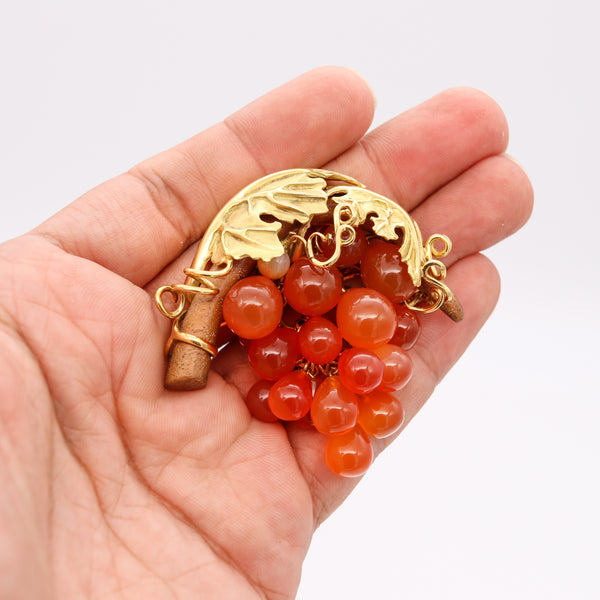 Seaman Schepps 1970 New York Grapes Brooch In 18Kt Gold With Wood & Carnelian